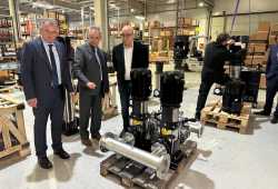 وزير الإسكان يزور مصنع شركة "Hydroo" الأسبانية لبحث موقف التصنيع